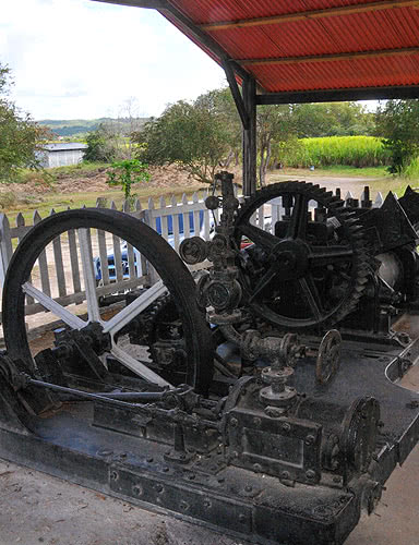 ancienne machine distillerie marie galante